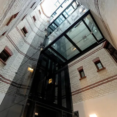 Chelmonskiego Studio With Netflix Near Mtp By Renters